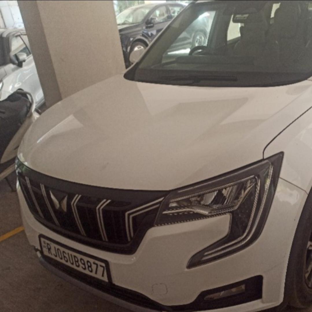 2023 महिंद्रा एक्सयूवी700 AX7 AT Petrol 7 STR 2023 महिंद्रा एक्सयूवी700 AX7 AT Petrol 7 STR