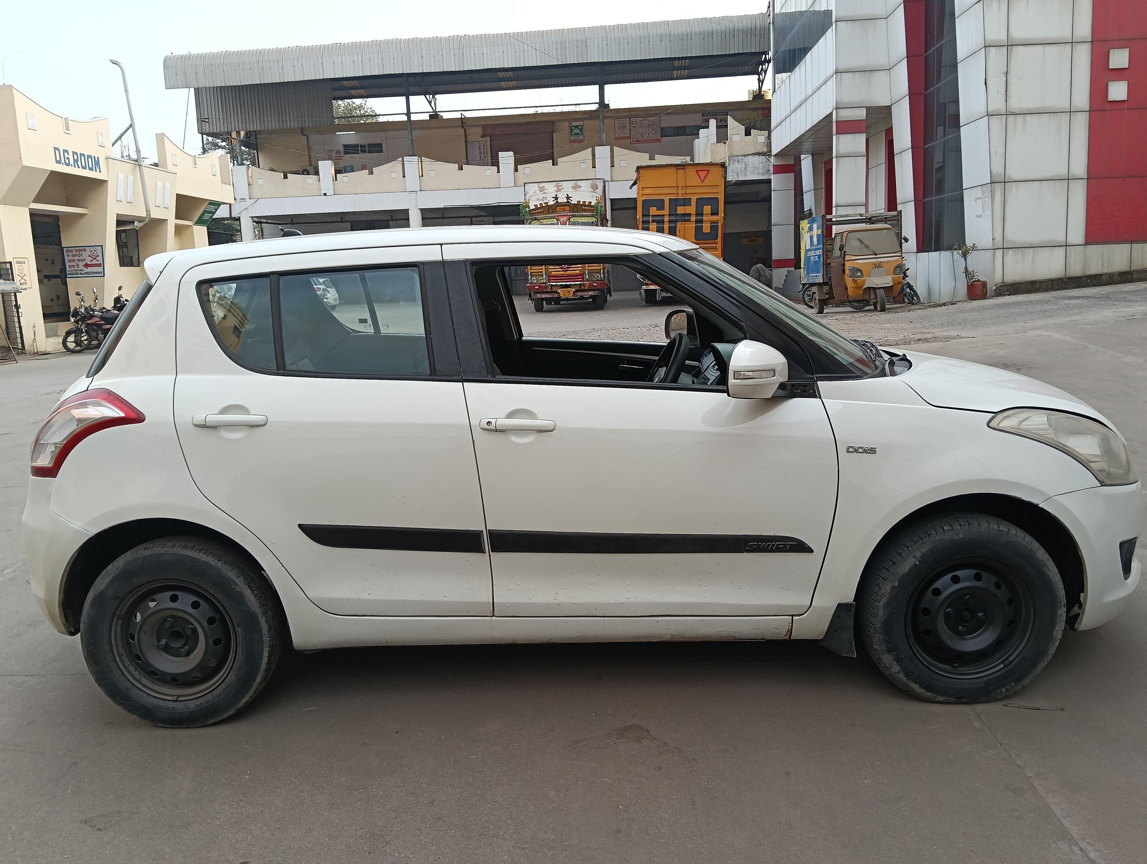 यूज़्ड 2014 मारुति सुजुकी स्विफ्ट, Manglia, Indore 1 यूज़्ड 2014 मारुति सुजुकी स्विफ्ट, Manglia, Indore 1