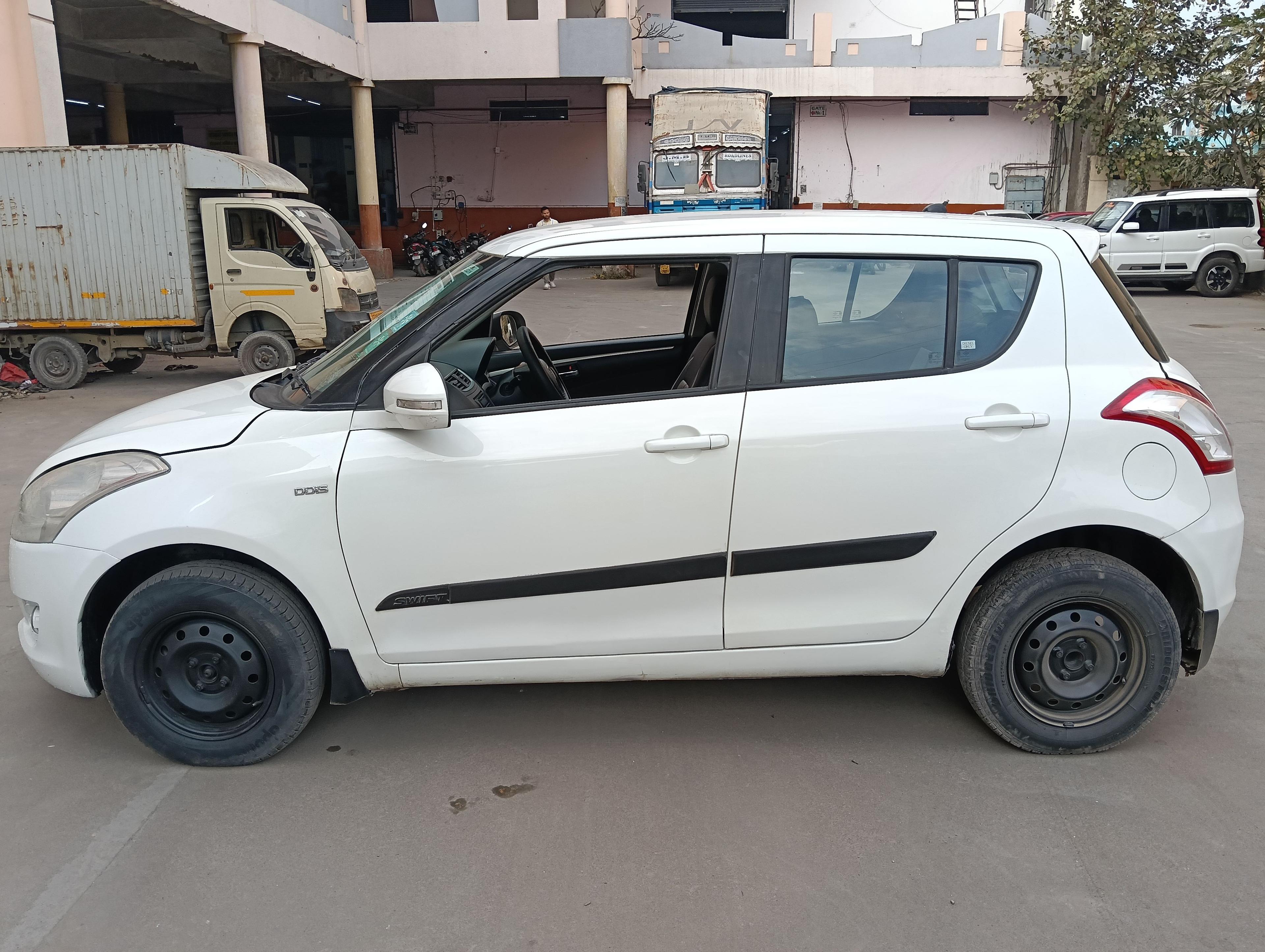 यूज़्ड 2014 मारुति सुजुकी स्विफ्ट, Manglia, Indore 5 यूज़्ड 2014 मारुति सुजुकी स्विफ्ट, Manglia, Indore 5