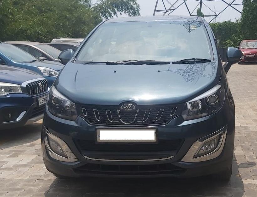 2018 महिंद्रा मराज़ो M8 7-Seater 2018 महिंद्रा मराज़ो M8 7-Seater