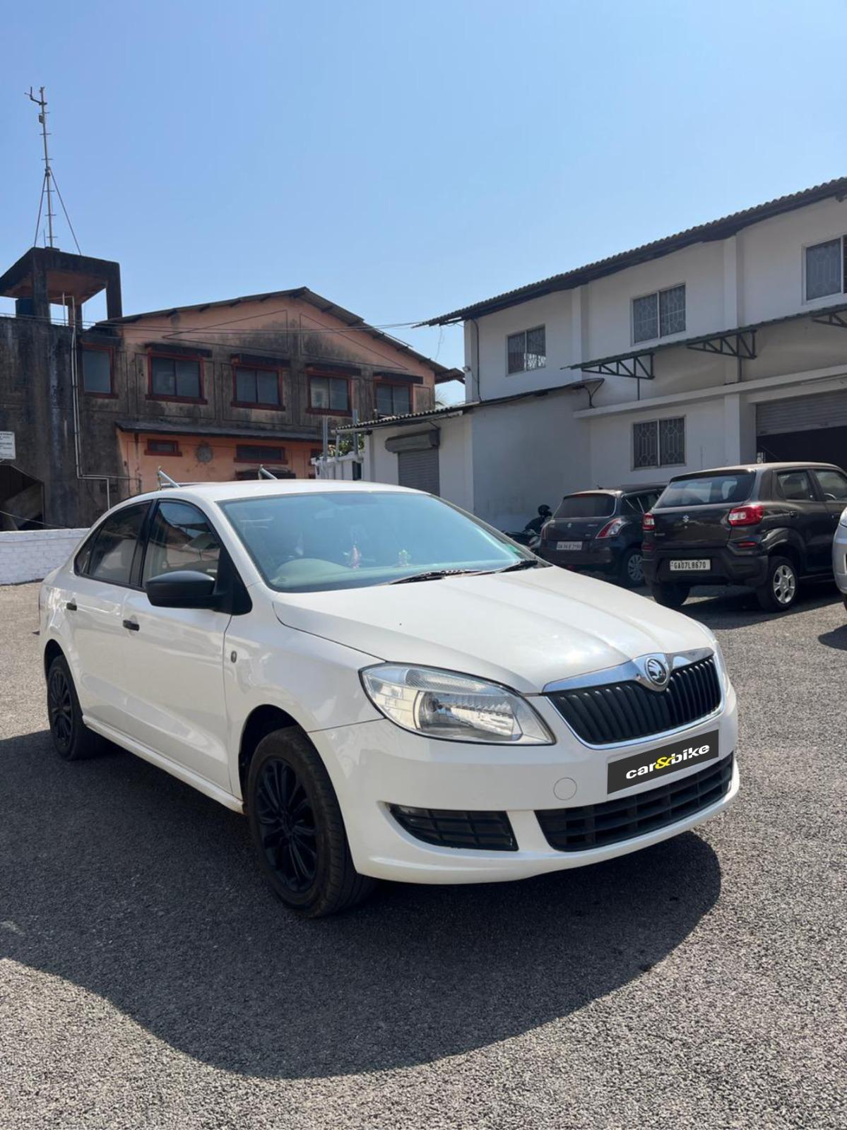 2013 स्कोडा रैपिड 1.6 MPI Active Petrol BS IV 2013 स्कोडा रैपिड 1.6 MPI Active Petrol BS IV