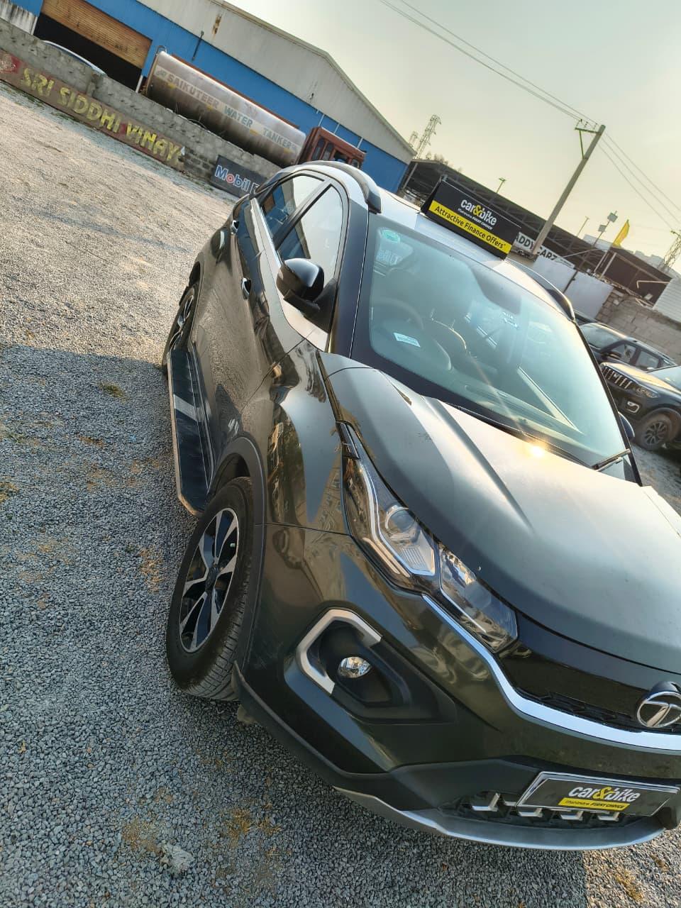 2020 टाटा नेक्सन Revotron XZA Plus Dual Tone AMT 2020 टाटा नेक्सन Revotron XZA Plus Dual Tone AMT