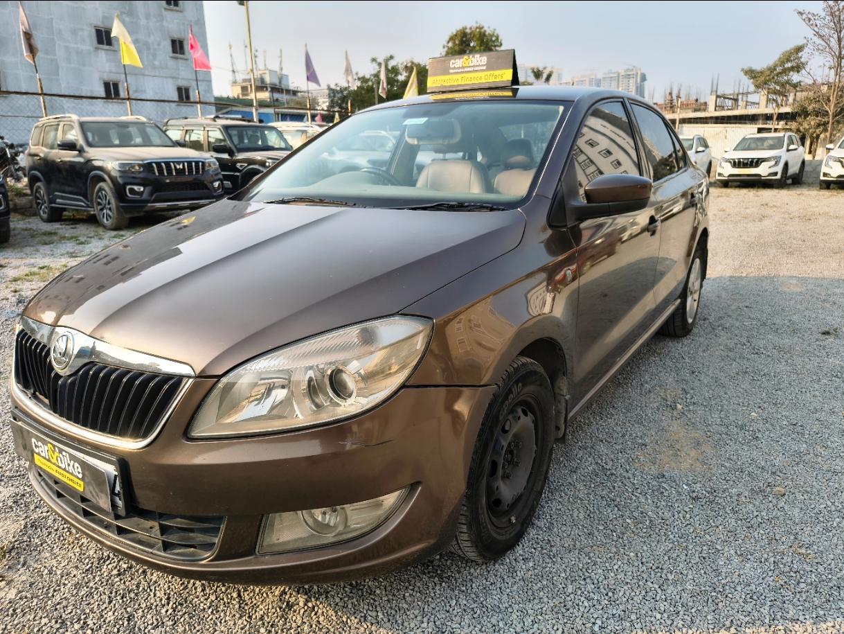 2015 स्कोडा रैपिड 1.5 TDI CR Elegance Plus AT 2015 स्कोडा रैपिड 1.5 TDI CR Elegance Plus AT