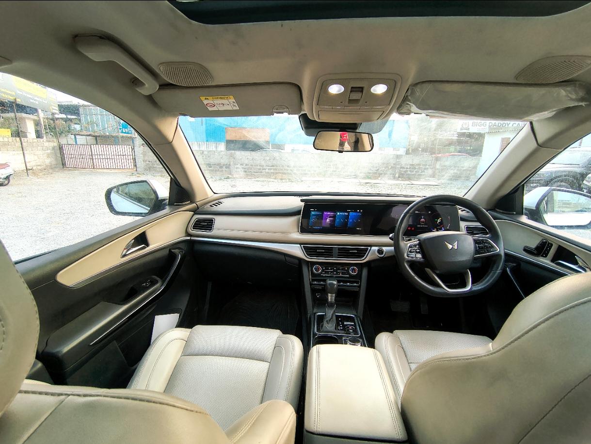 यूज़्ड 2023 महिंद्रा एक्सयूवी700, Cyberabad, Hyderabad 15 यूज़्ड 2023 महिंद्रा एक्सयूवी700, Cyberabad, Hyderabad 15