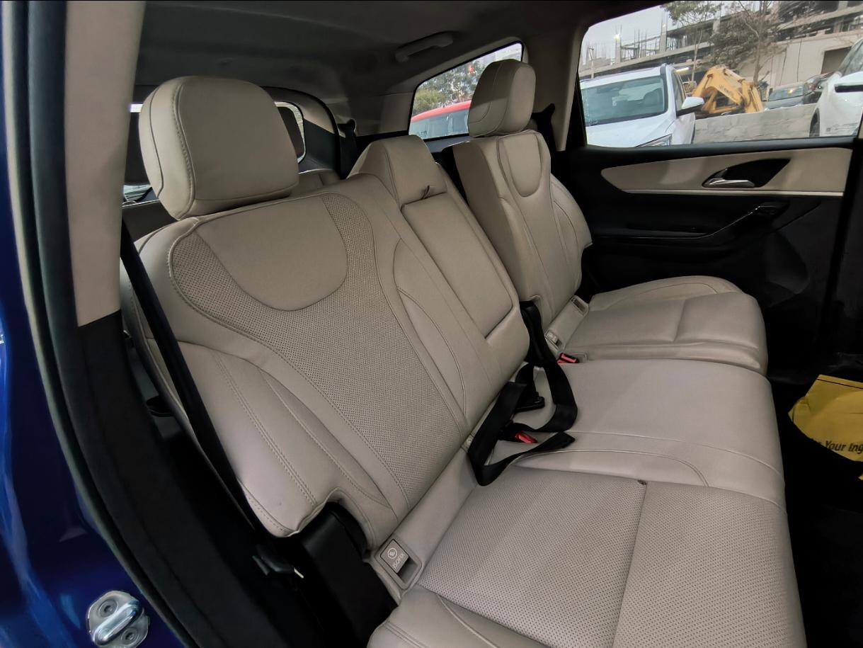 यूज़्ड 2025 महिंद्रा एक्सयूवी700, Cyberabad, Hyderabad 16 यूज़्ड 2025 महिंद्रा एक्सयूवी700, Cyberabad, Hyderabad 16