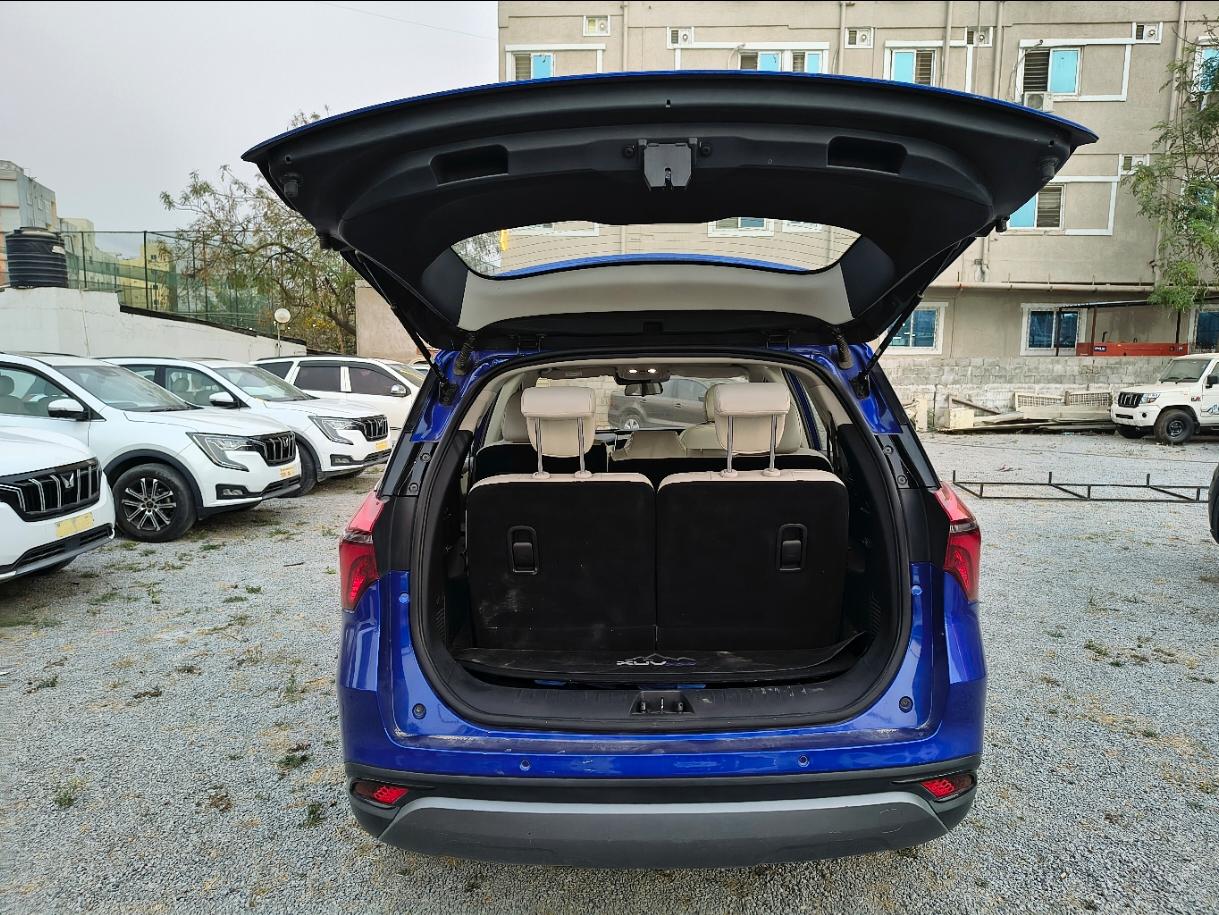 यूज़्ड 2025 महिंद्रा एक्सयूवी700, Cyberabad, Hyderabad 9 यूज़्ड 2025 महिंद्रा एक्सयूवी700, Cyberabad, Hyderabad 9