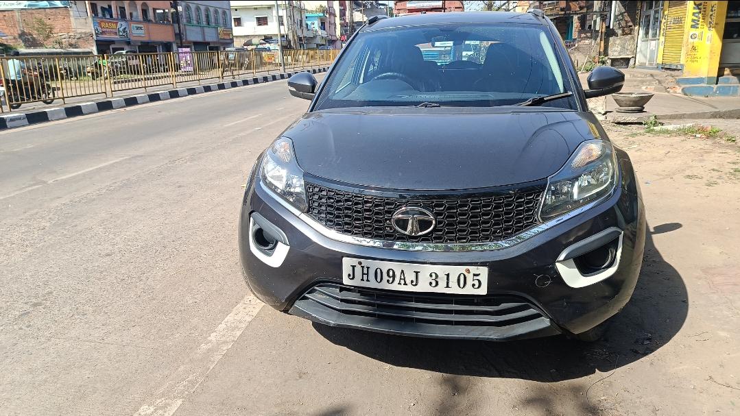 2017 टाटा नेक्सन Revotron XE 2017 टाटा नेक्सन Revotron XE