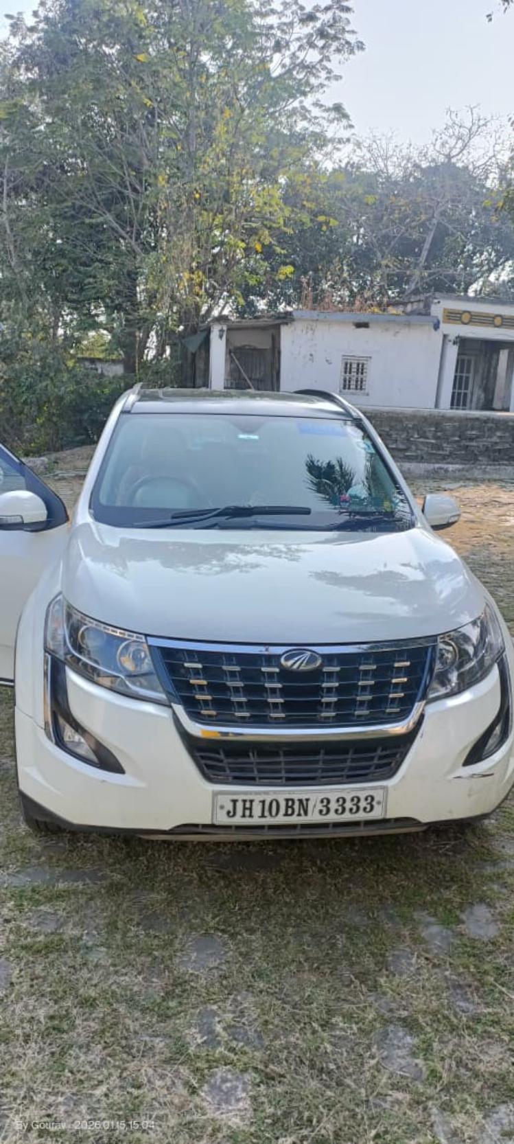 2018 महिंद्रा एक्सयूवी500 W11 AT 2018 महिंद्रा एक्सयूवी500 W11 AT