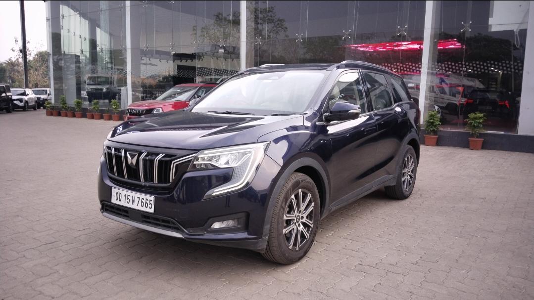 2023 महिंद्रा एक्सयूवी700 AX7 AT Luxury Petrol 7 STR 2023 महिंद्रा एक्सयूवी700 AX7 AT Luxury Petrol 7 STR