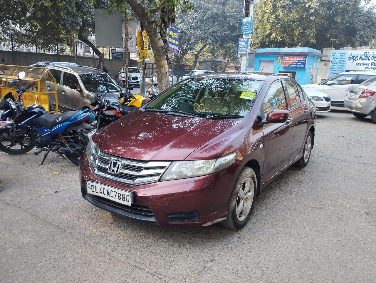 2013 होंडा सिटी 1.5 S MT 2013 होंडा सिटी 1.5 S MT