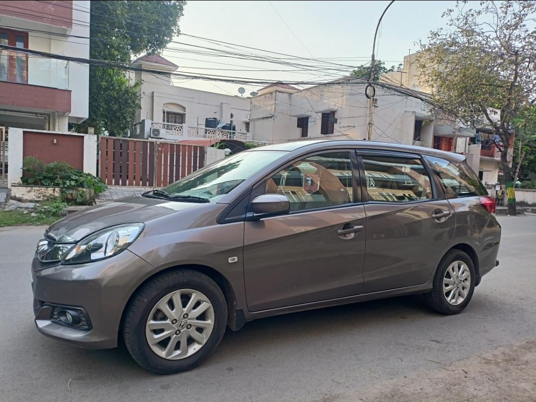 2015 होंडा मोबिलियो V Diesel 2015 होंडा मोबिलियो V Diesel