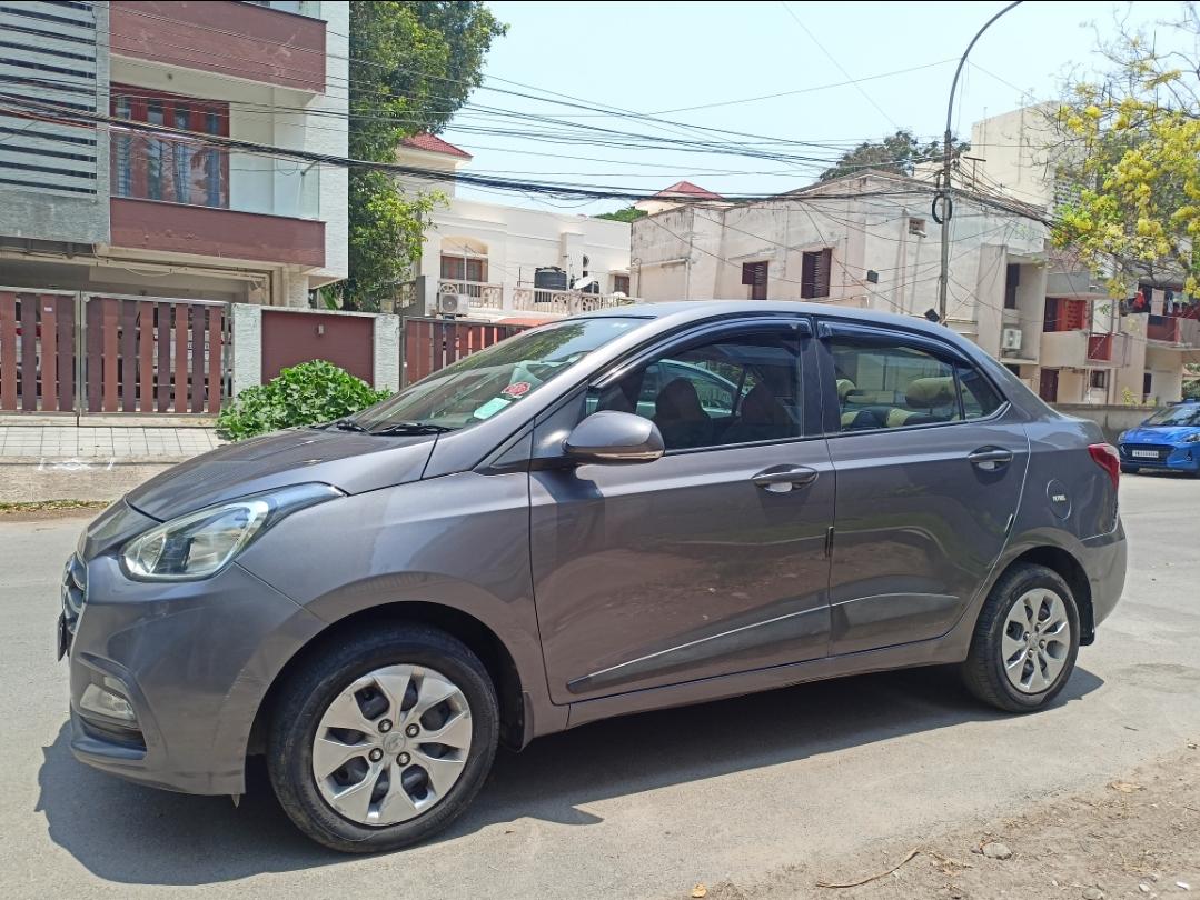 2017 ह्युंडई एक्सेंट S AT (O) Petrol 2017 ह्युंडई एक्सेंट S AT (O) Petrol