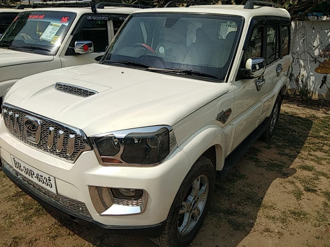 2015 महिंद्रा स्कॉर्पियो S10 4WD 2015 महिंद्रा स्कॉर्पियो S10 4WD
