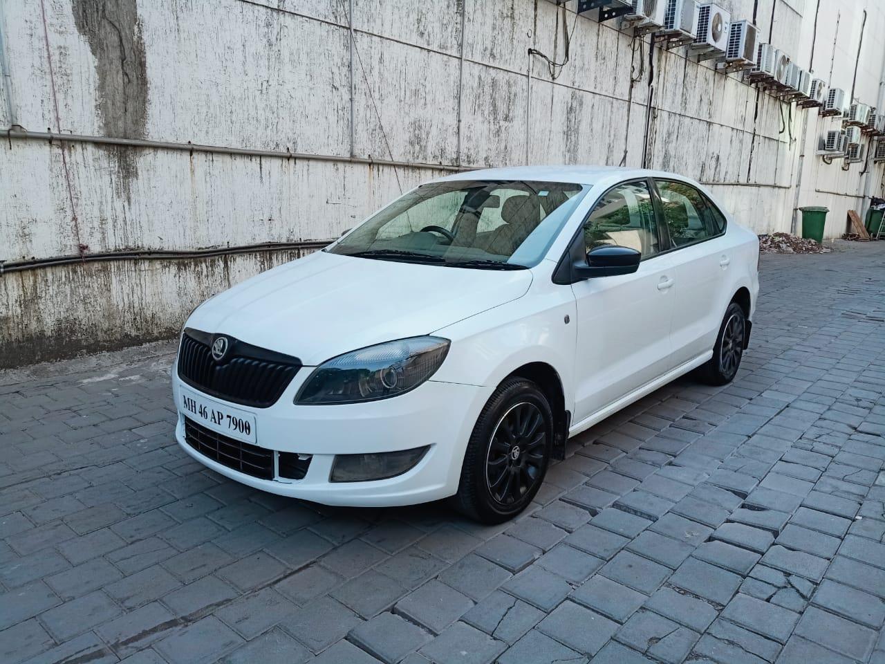 2015 स्कोडा रैपिड 1.6 MPI Style Petrol AT BS IV 2015 स्कोडा रैपिड 1.6 MPI Style Petrol AT BS IV