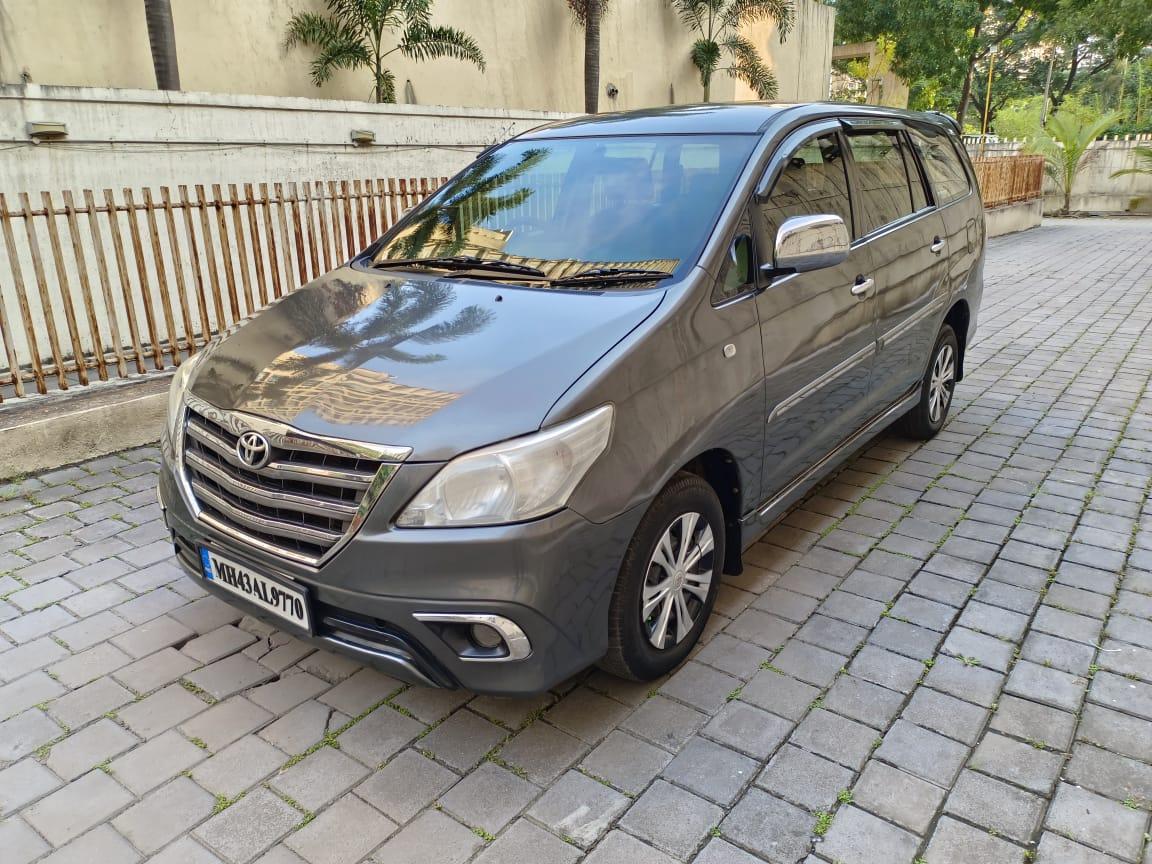 2012 टोयोटा इनोवा Euro III 2.5 G 8 Seater 2012 टोयोटा इनोवा Euro III 2.5 G 8 Seater