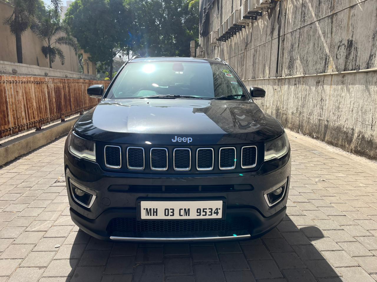 2017 जीप कम्पास Limited 4X4 2.0 Diesel BS IV 2017 जीप कम्पास Limited 4X4 2.0 Diesel BS IV