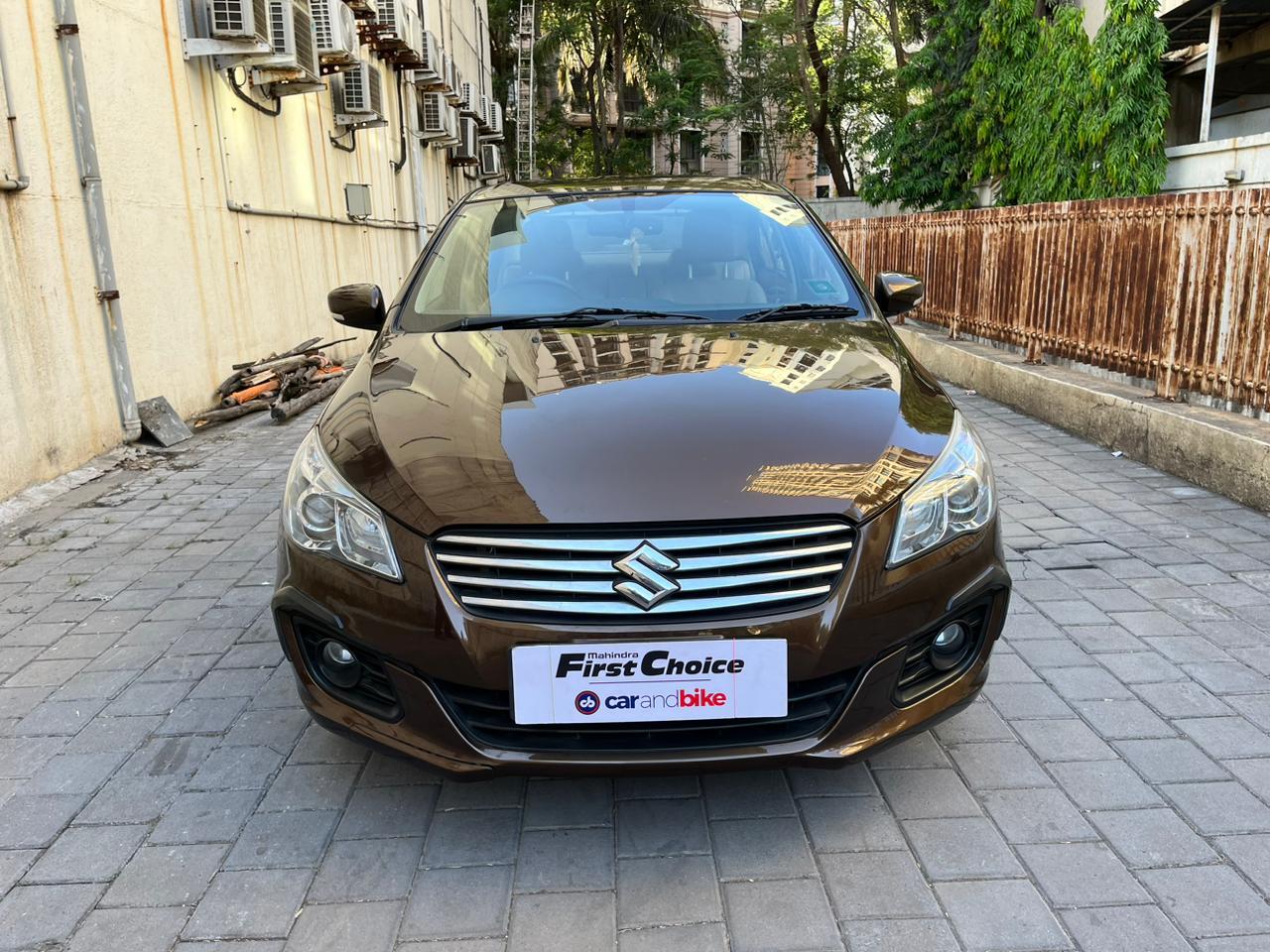 2014 मारुति सुजुकी सियाज़ ZXI 2014 मारुति सुजुकी सियाज़ ZXI