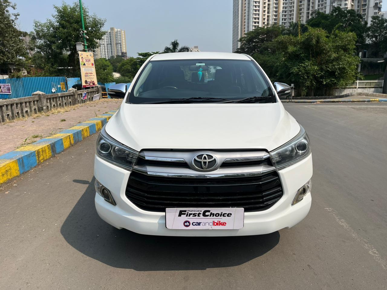 2016 टोयोटा इनोवा क्रिस्टा 2.8 ZX AT 7-Seater 2016 टोयोटा इनोवा क्रिस्टा 2.8 ZX AT 7-Seater