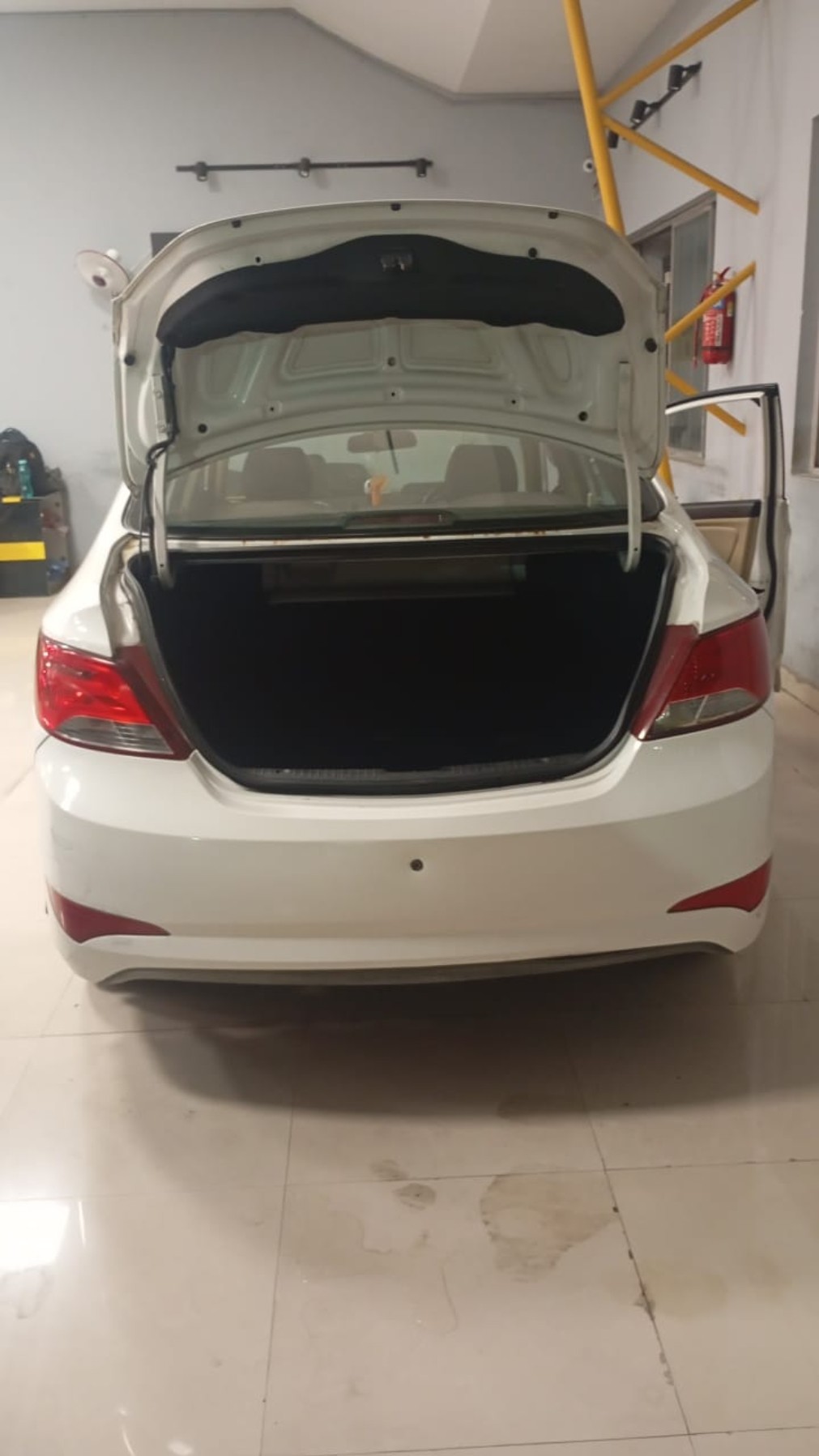 View 2015 Hyundai Fluidic Verna 1.4 VTVT CX Image 10 Used 2015 Hyundai Fluidic Verna 1.4 VTVT CX Image 10