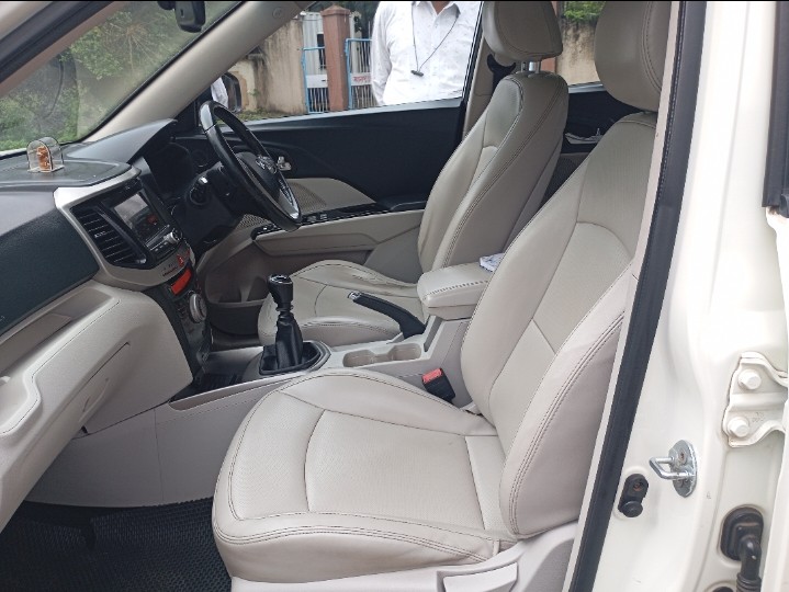 View 2019 Mahindra XUV300 W8 (O) Diesel BS IV Image 16 Used 2019 Mahindra XUV300 W8 (O) Diesel BS IV Image 16