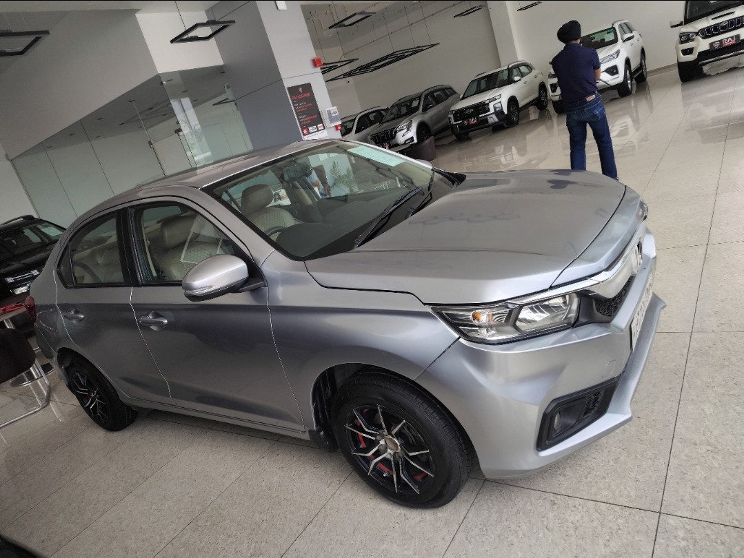 View 2019 Honda Amaze S MT Petrol BS IV Image 4 Used 2019 Honda Amaze S MT Petrol BS IV Image 4
