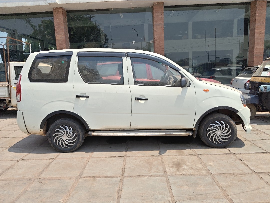 View 2013 Mahindra Xylo D2 mDI BS4 Image 5 Used 2013 Mahindra Xylo D2 mDI BS4 Image 5