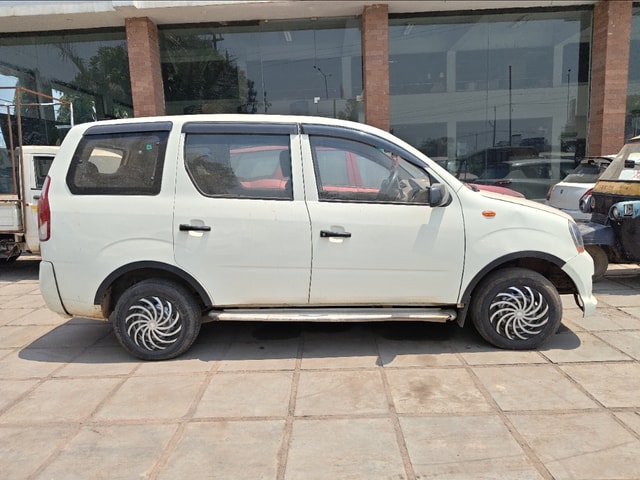 View Mahindra Xylo Image 5 Used Mahindra Xylo Image 5