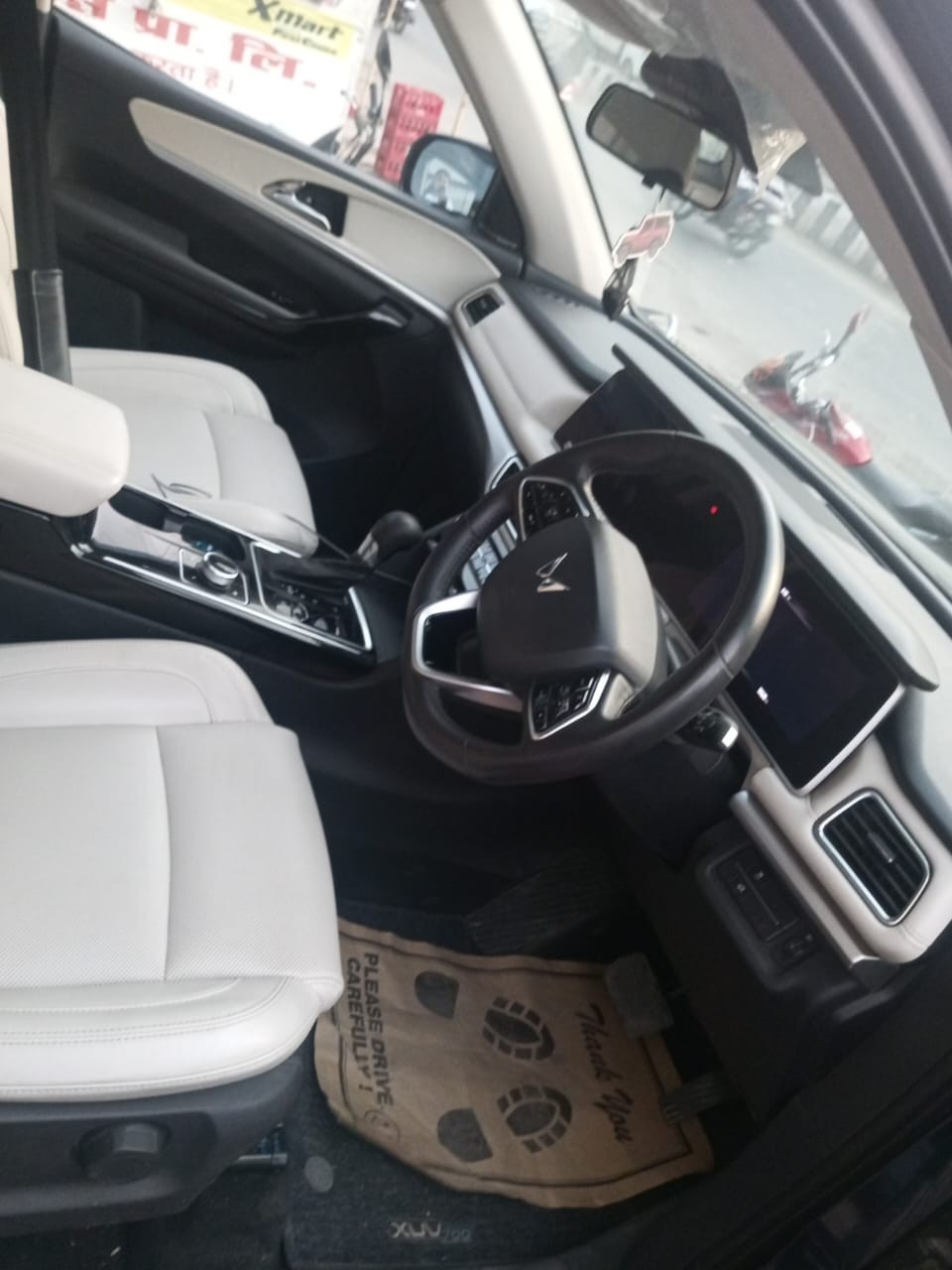 Used 2021 Mahindra XUV700 Used 2021 Mahindra XUV700