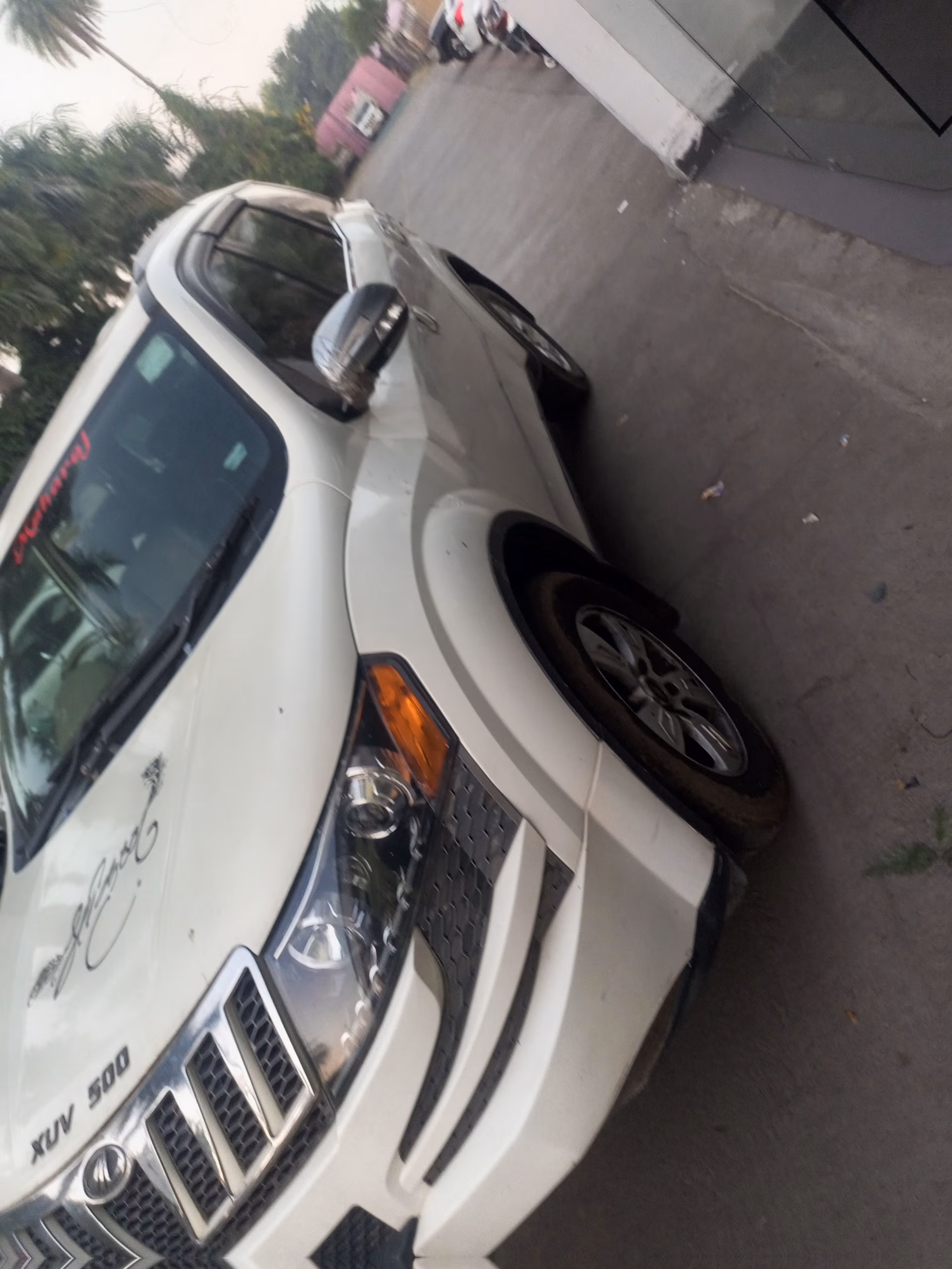 View 2013 Mahindra XUV500 W8 FWD Image 2 Used 2013 Mahindra XUV500 W8 FWD Image 2