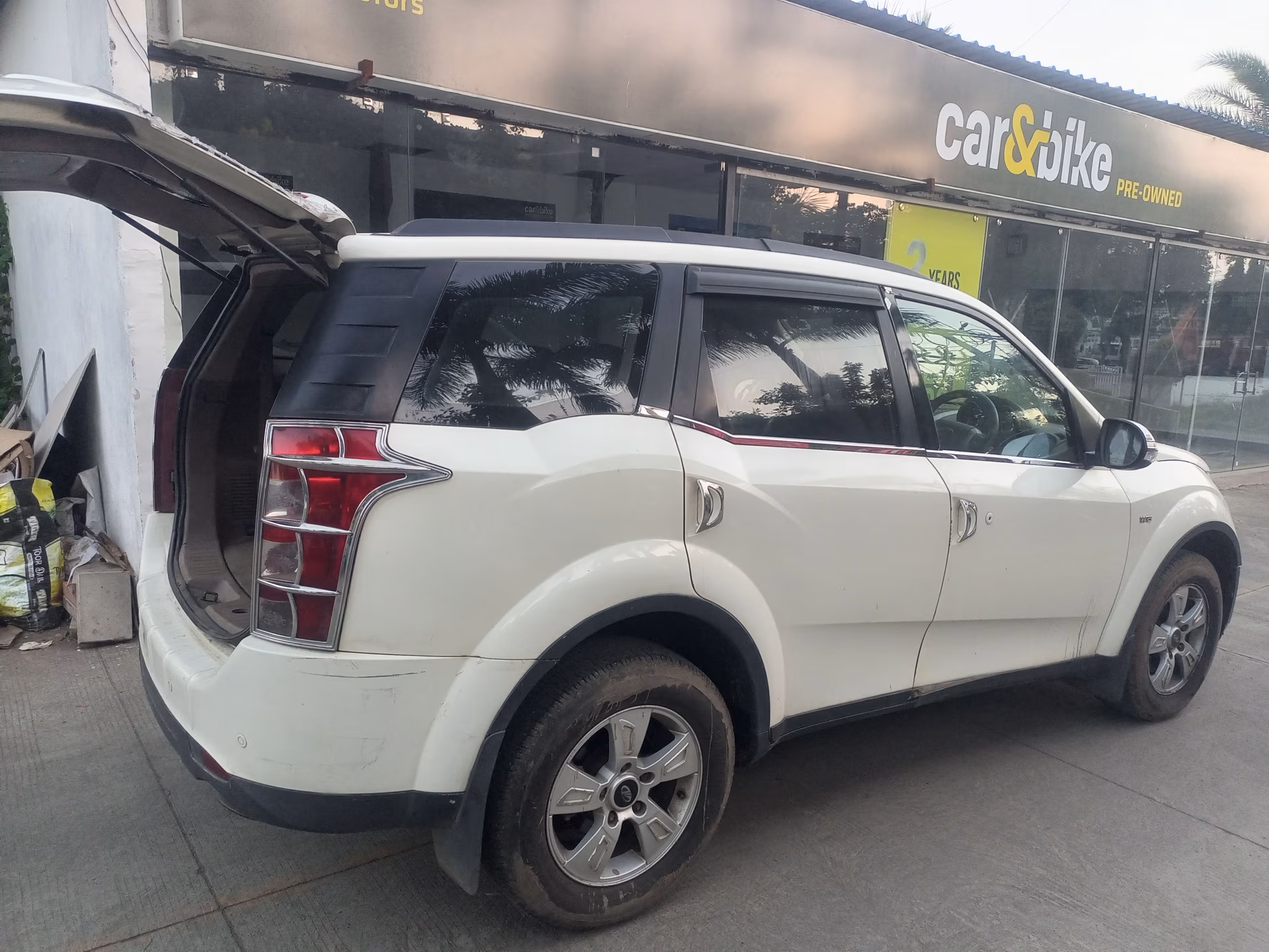 View 2013 Mahindra XUV500 W8 FWD Image 10 Used 2013 Mahindra XUV500 W8 FWD Image 10