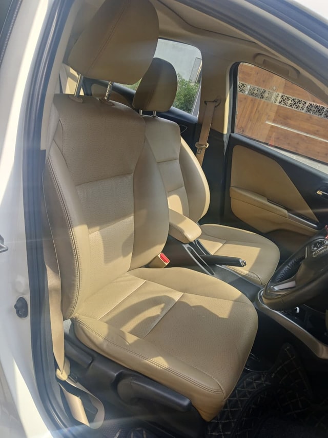 View Honda City ZX Image 8 Used Honda City ZX Image 8