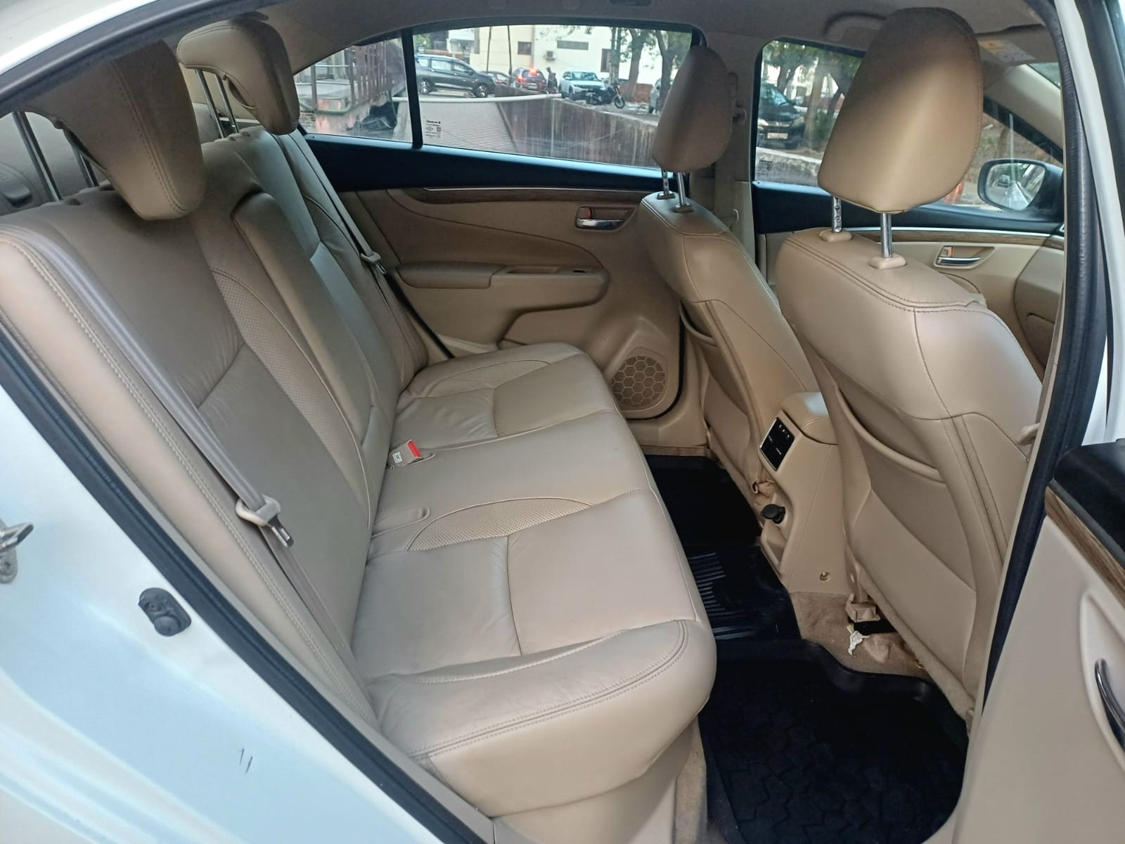 View 2019 Maruti Suzuki Ciaz Alpha Automatic Petrol BS IV Image 11 Used 2019 Maruti Suzuki Ciaz Alpha Automatic Petrol BS IV Image 11