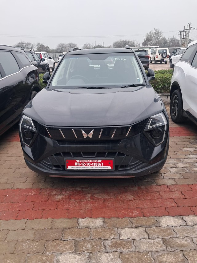 View Mahindra XUV 3XO Image 2 Used Mahindra XUV 3XO Image 2