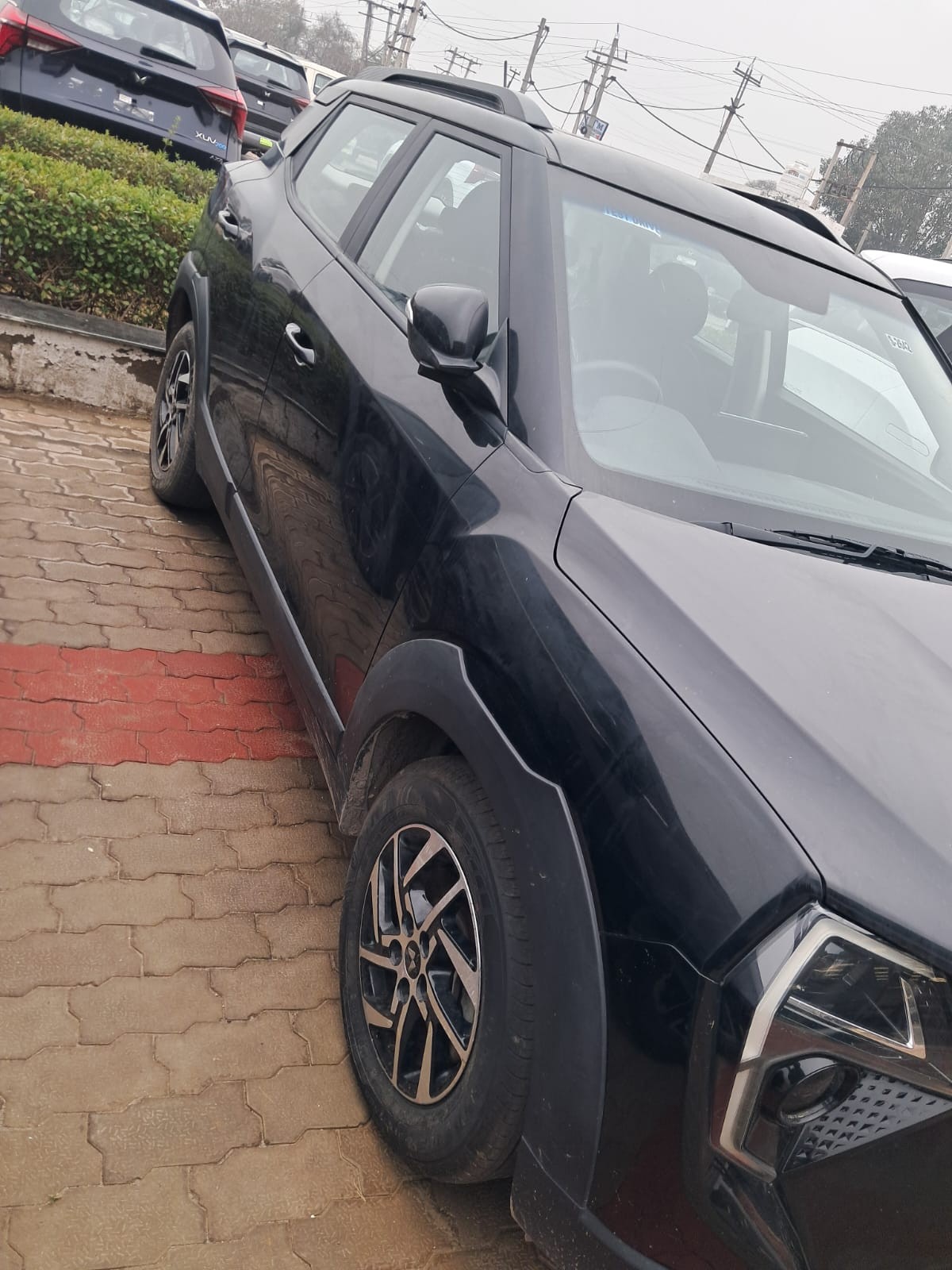 View 2024 Mahindra XUV 3XO AX5 1.2 L TCMPFi Image 5 Used 2024 Mahindra XUV 3XO AX5 1.2 L TCMPFi Image 5
