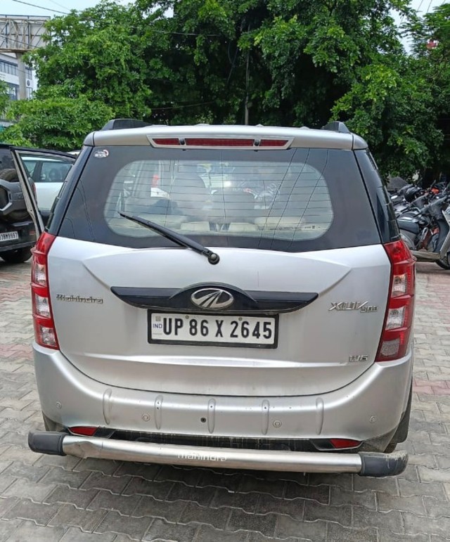 View Mahindra XUV500 Image 3 Used Mahindra XUV500 Image 3