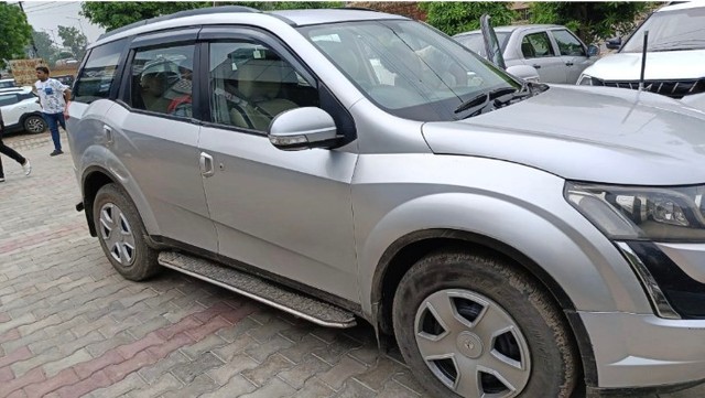 View Mahindra XUV500 Image 5 Used Mahindra XUV500 Image 5