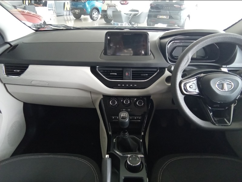 View 2021 Tata Nexon Revotron XZ Image 14 Used 2021 Tata Nexon Revotron XZ Image 14