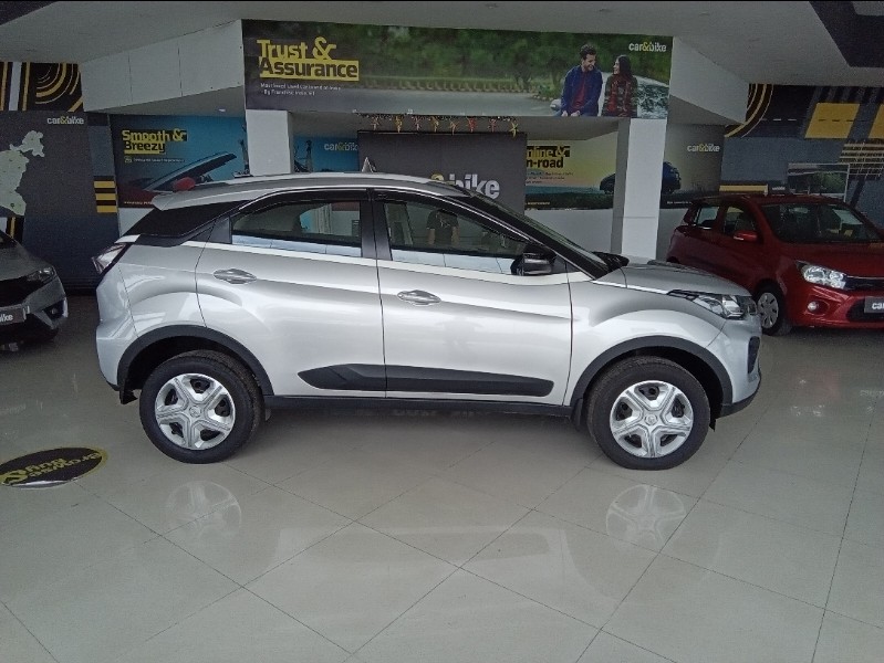 View 2021 Tata Nexon Revotron XZ Image 5 Used 2021 Tata Nexon Revotron XZ Image 5