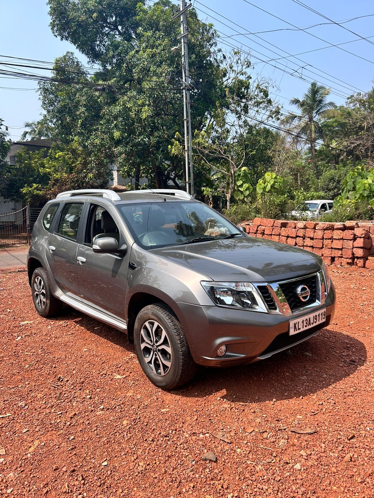 View 2017 Nissan Terrano XVD THP 110 PS Image 1 Used 2017 Nissan Terrano XVD THP 110 PS Image 1