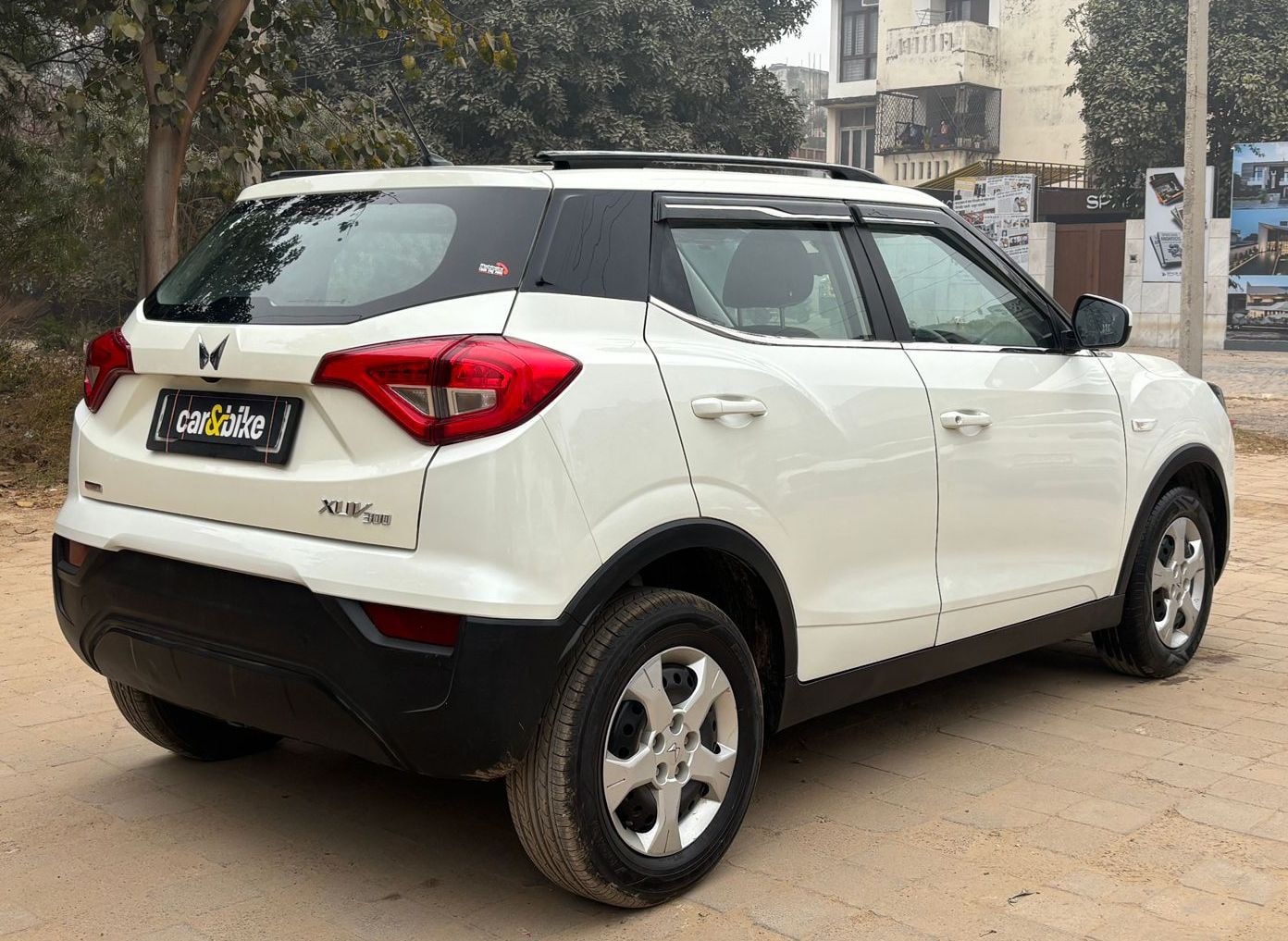 View 2023 Mahindra XUV300 W6 AMT Petrol Image 8 Used 2023 Mahindra XUV300 W6 AMT Petrol Image 8