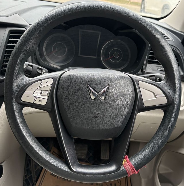 View Mahindra XUV300 Image 14 Used Mahindra XUV300 Image 14