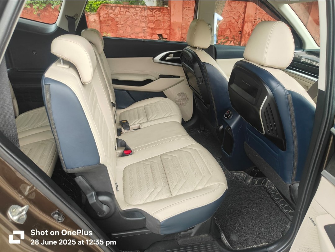 View 2022 Kia Carens Luxury Plus 1.5 AT Diesel 7 STR Image 12 Used 2022 Kia Carens Luxury Plus 1.5 AT Diesel 7 STR Image 12