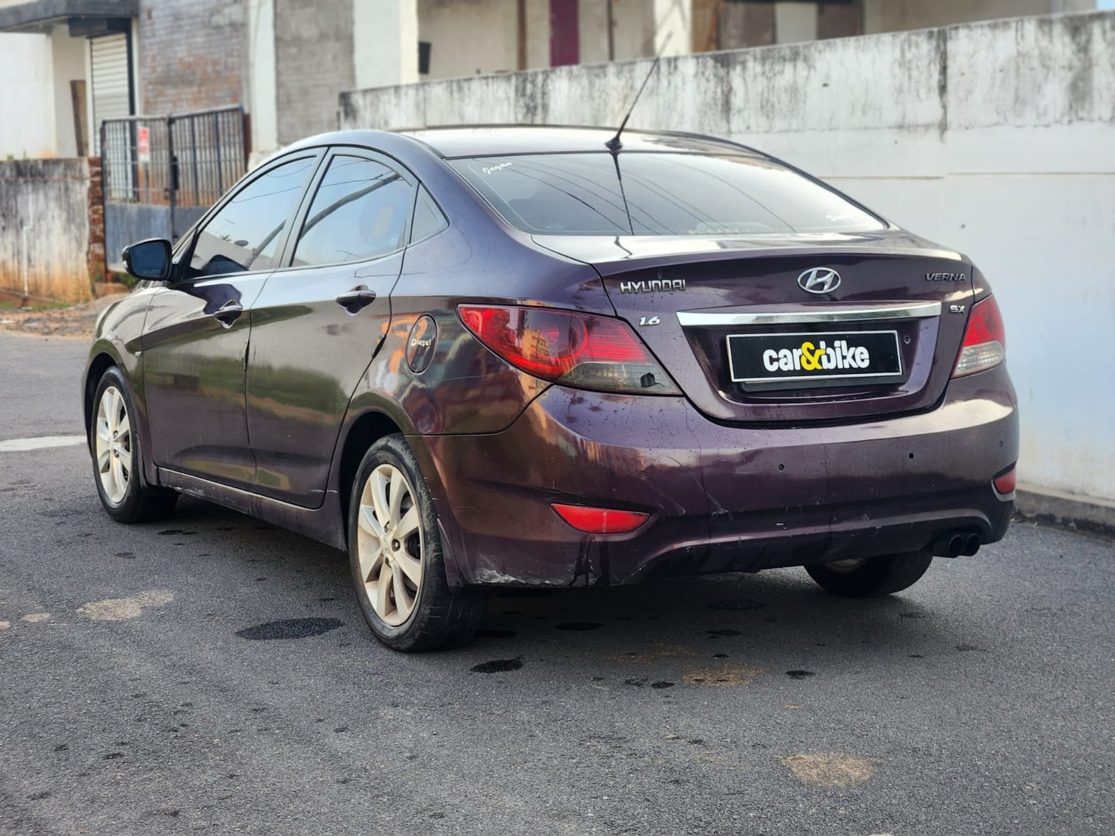 View 2011 Hyundai Fluidic Verna 1.6 CRDI Image 6 Used 2011 Hyundai Fluidic Verna 1.6 CRDI Image 6