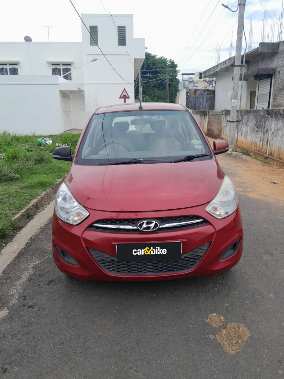 View 2012 Hyundai i10 1.2 Sportz MT Image 7 Used 2012 Hyundai i10 1.2 Sportz MT Image 7