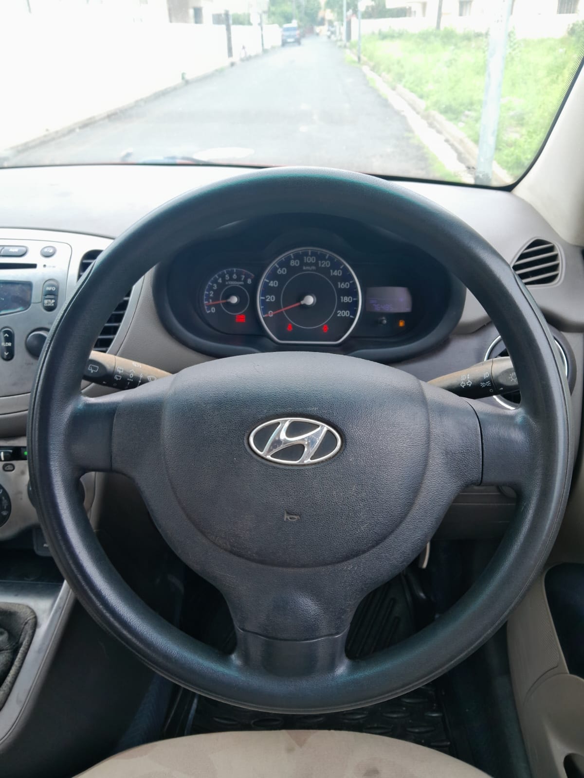 View 2012 Hyundai i10 1.2 Sportz MT Image 15 Used 2012 Hyundai i10 1.2 Sportz MT Image 15