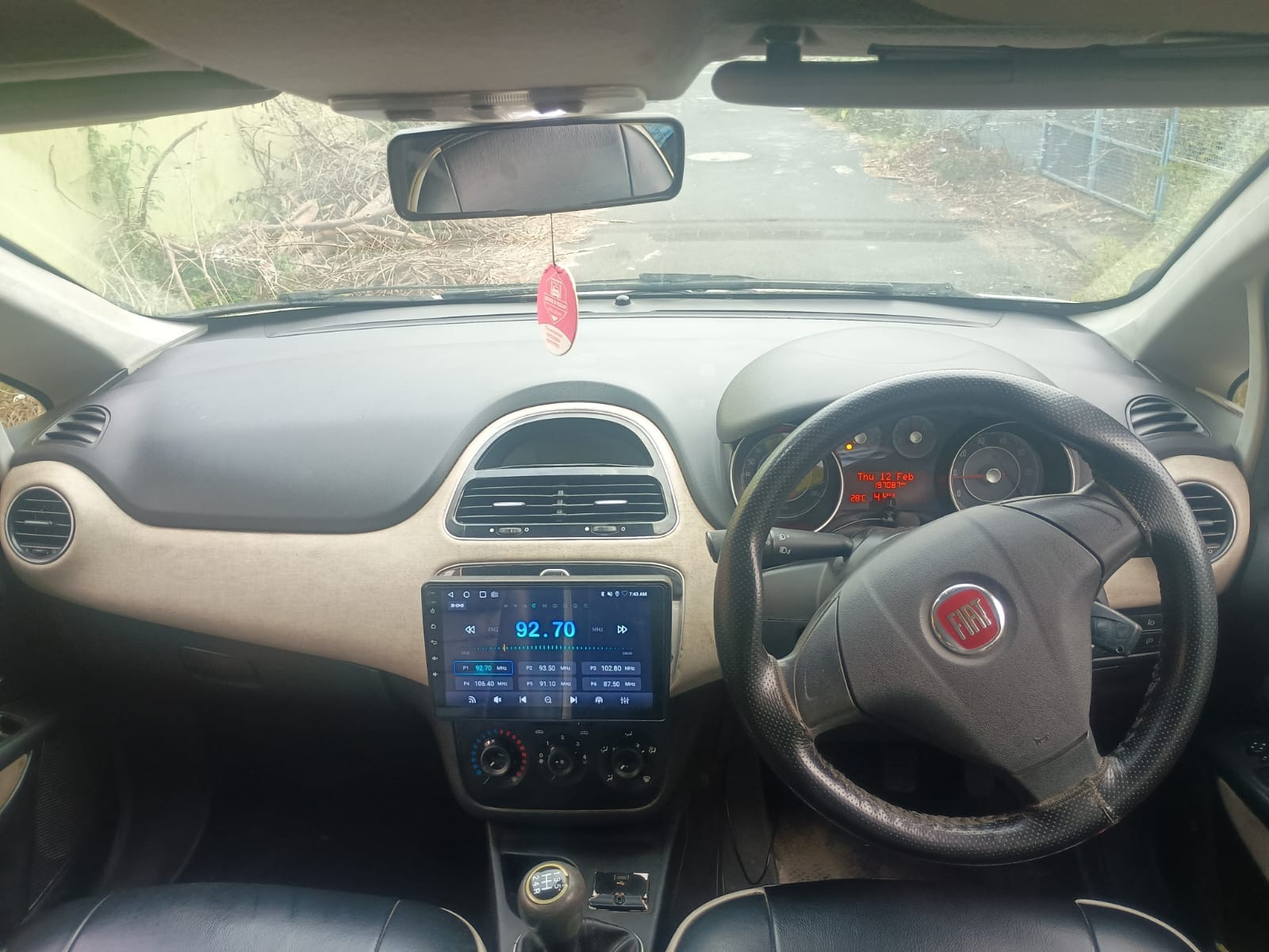 View 2015 Fiat Punto Evo 90 HP Image 14 Used 2015 Fiat Punto Evo 90 HP Image 14