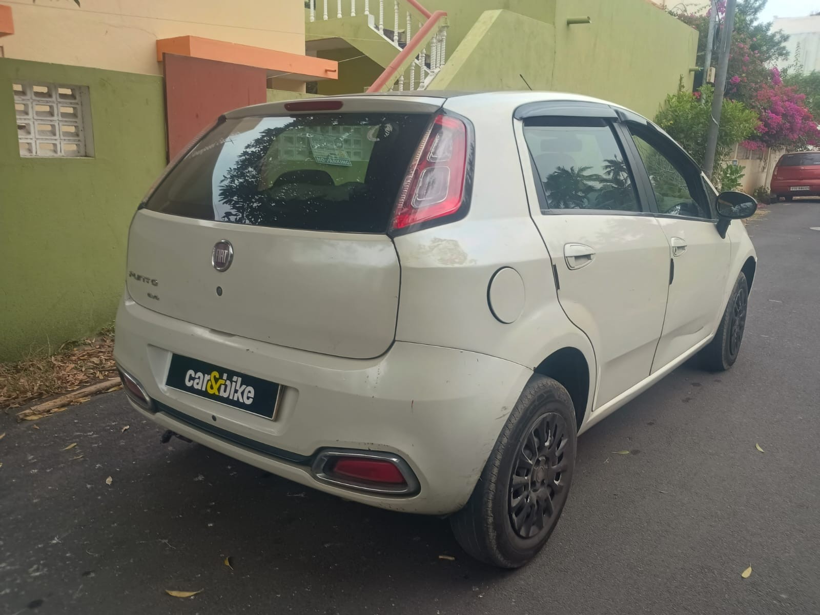 View 2015 Fiat Punto Evo 90 HP Image 8 Used 2015 Fiat Punto Evo 90 HP Image 8