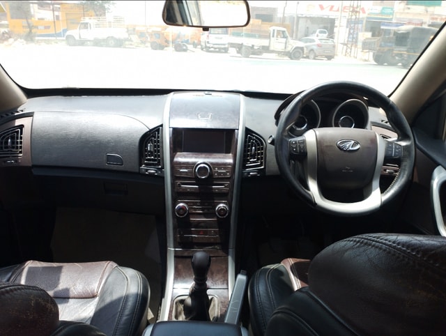 View Mahindra XUV500 Image 14 Used Mahindra XUV500 Image 14