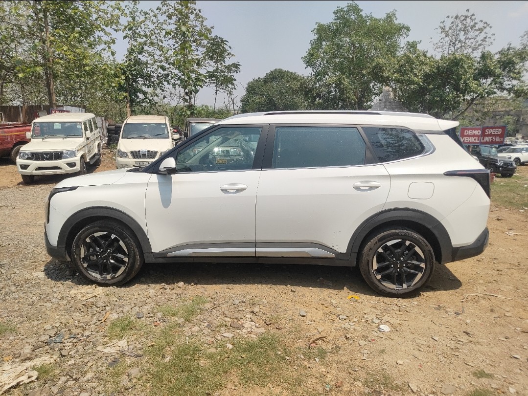 View 2025 Kia Carens Clavis HTK 1.5 Diesel Image 4 Used 2025 Kia Carens Clavis HTK 1.5 Diesel Image 4