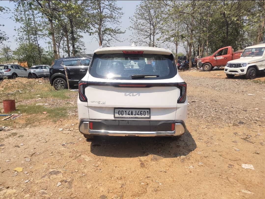View 2025 Kia Carens Clavis HTK 1.5 Diesel Image 3 Used 2025 Kia Carens Clavis HTK 1.5 Diesel Image 3